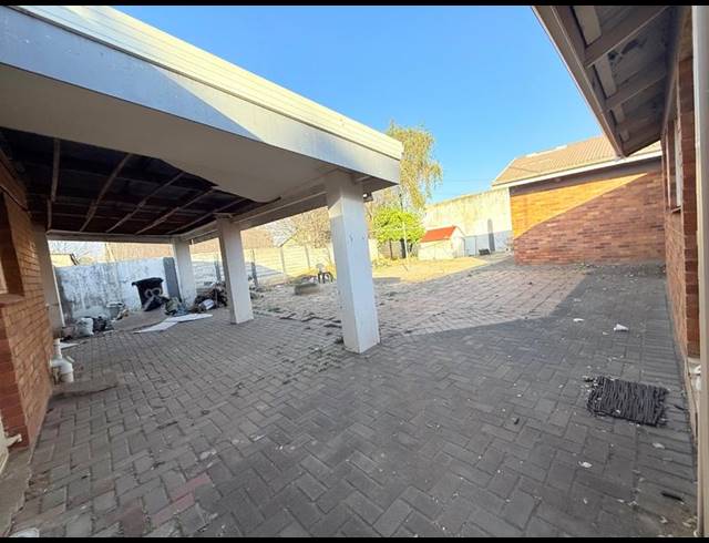 7 BEDROOM HOUSE FOR SALE IN VANDERBIJLPARK CE 2
